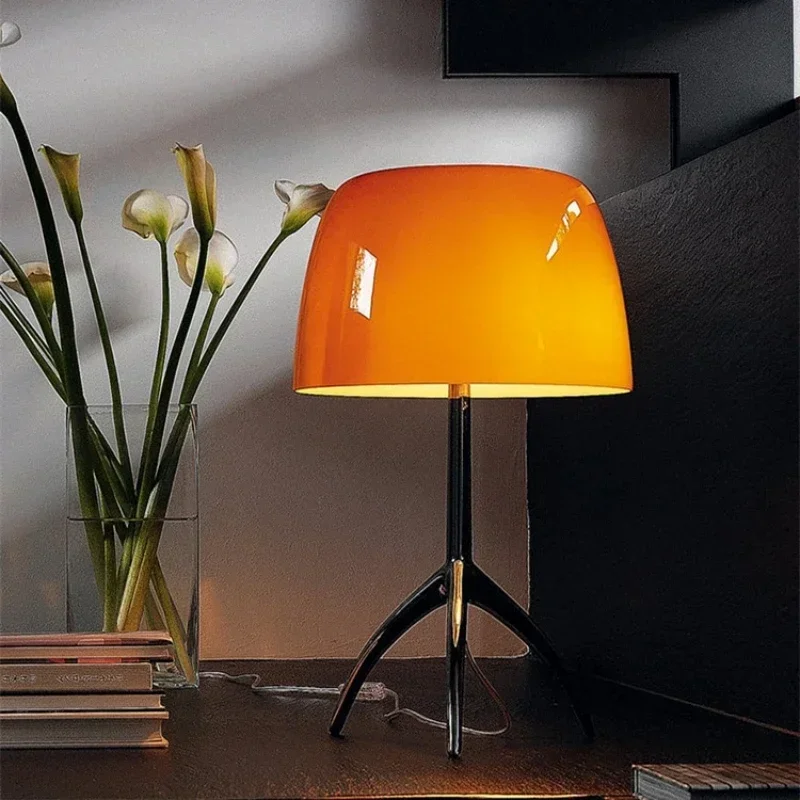 Floor Lamp Tripod - Итальянская винтажная настольная лампа из стекла