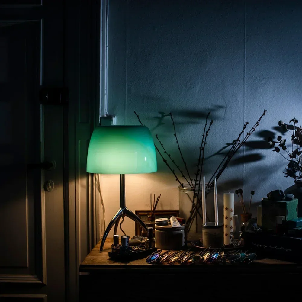 Итальянская винтажная настольн – обзор и цена Floor Lamp Tripod