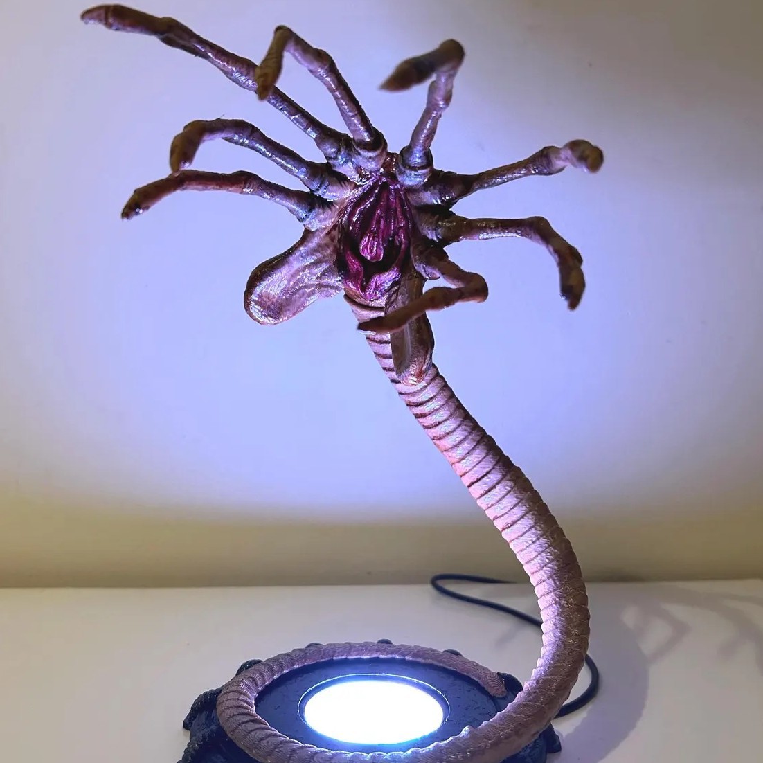 Ночник-фонарь Alien Facehugger – обзор и цена Lighting Decoration Ideas