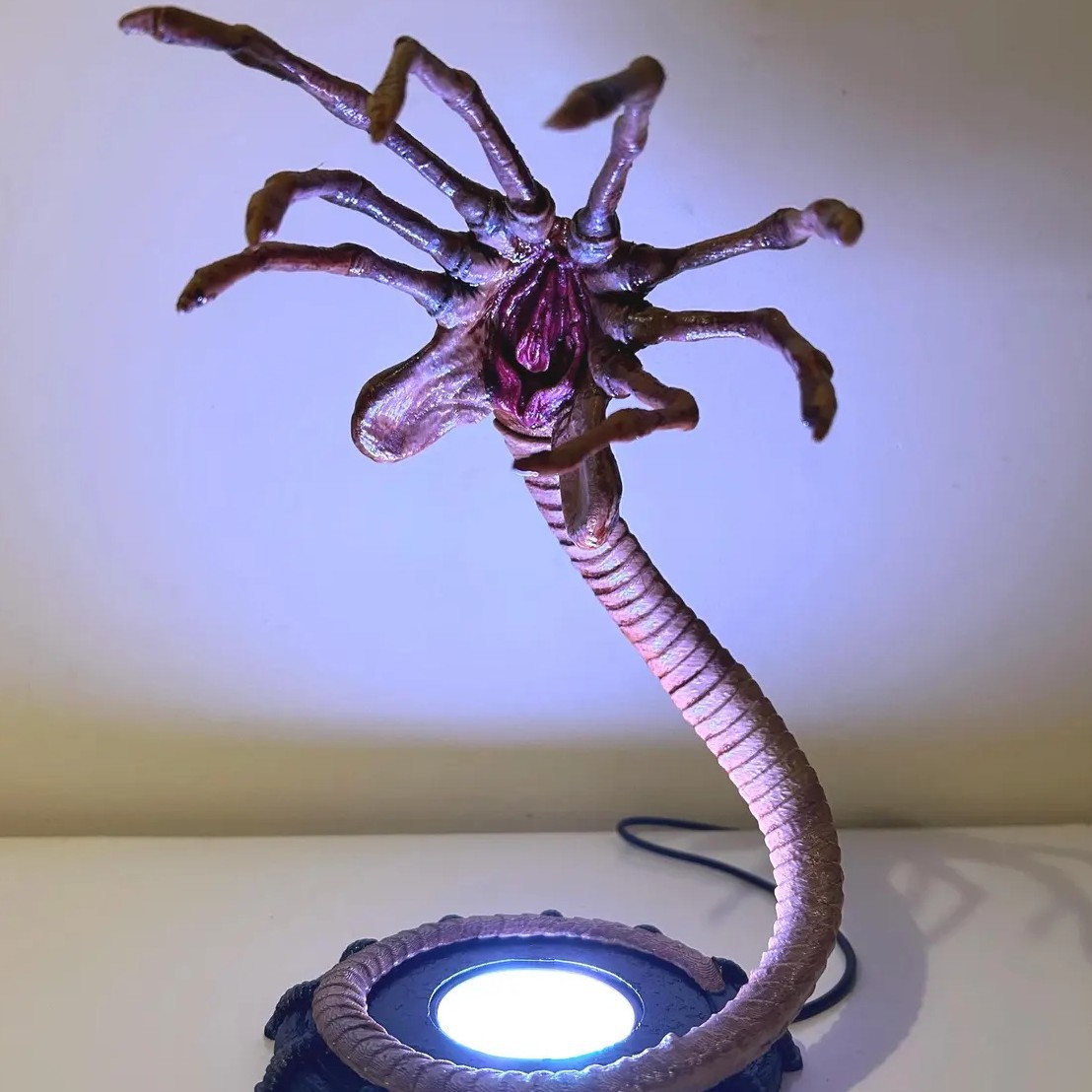 Ночник-фонарь Alien Facehugger – обзор и цена Lighting Decoration Ideas